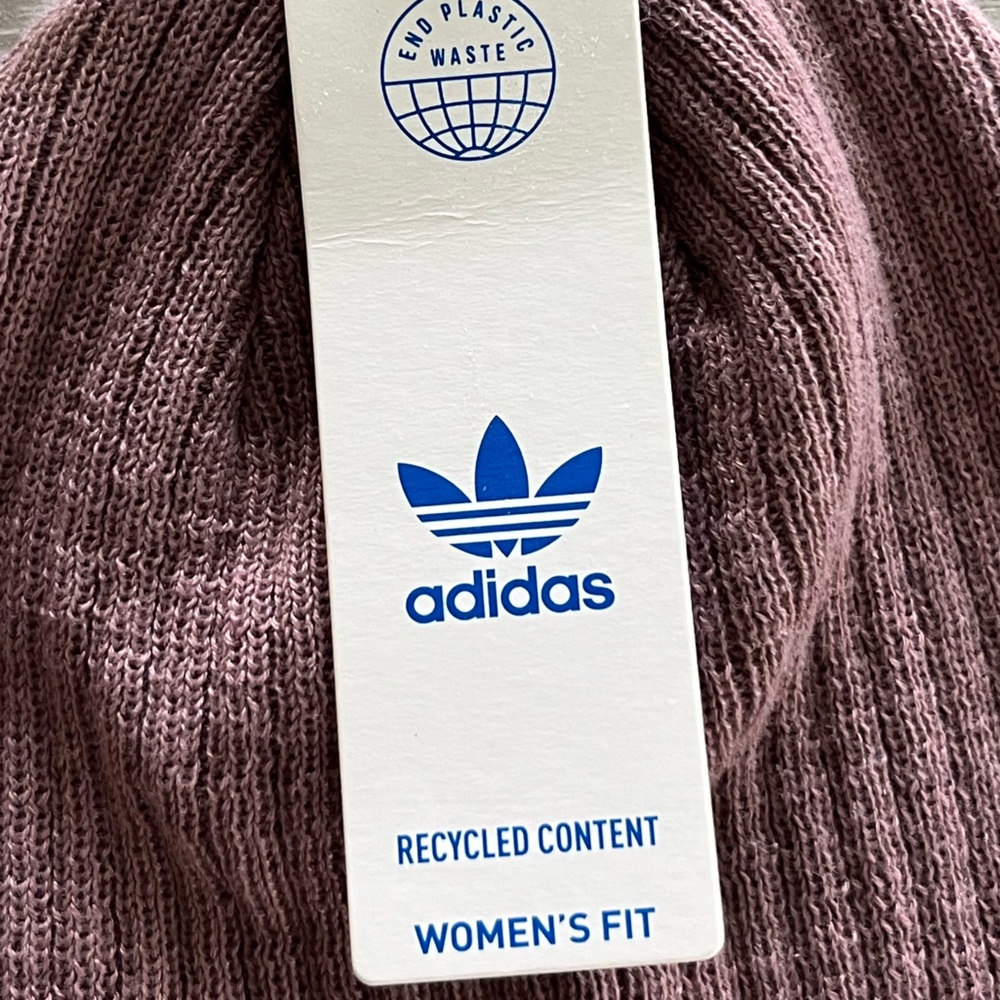 ADIDAS NWT Ribbed Women’s Beanie Hat. Color: Oxide Purple and White - Picture 2 of 4